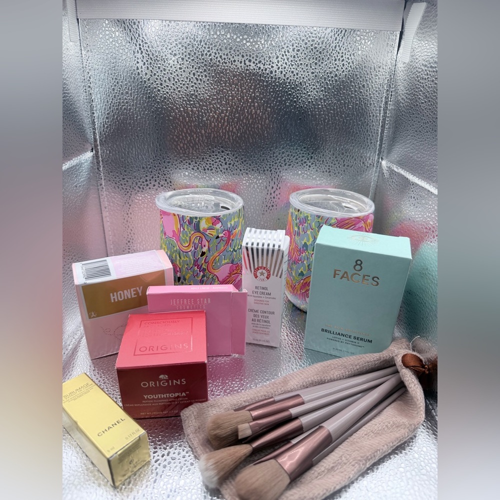 Chanel, Jeffery Starr, 8 faces, origins Bundle of items. Please see all pictures